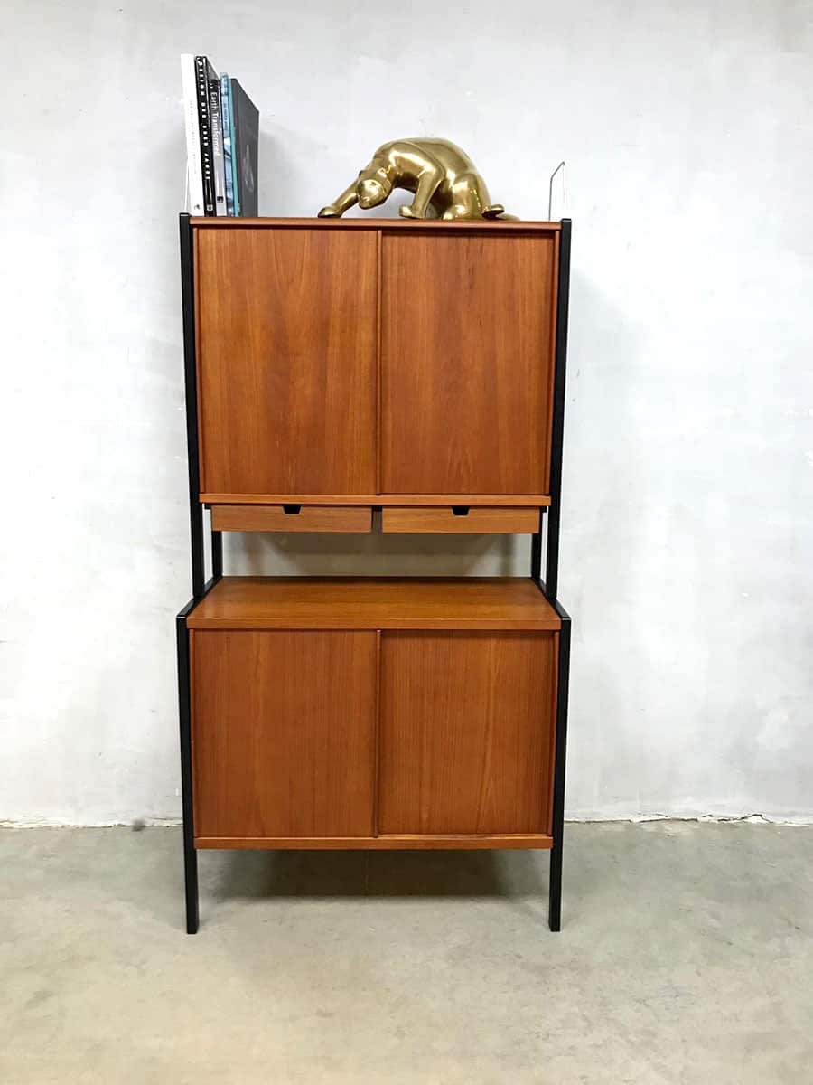 medeklinker achterstalligheid Kosciuszko Midcentury vintage design Swedish teak cabinet kast Bodafors | Bestwelhip