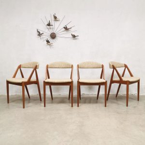 Vintage Model 31 Teak Dining Chairs by Kai Kristiansen for Schou Andersen eetkamerstoelen