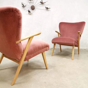 midcentury design fauteuils armchairs wingback pink