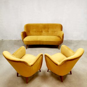 Midcentury modern vintage loungeset velvet armchair sofa Italian