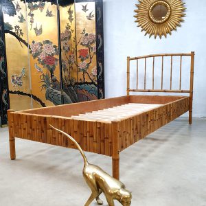 Vintage bamboo daybed bamboe bed Tropical vibes