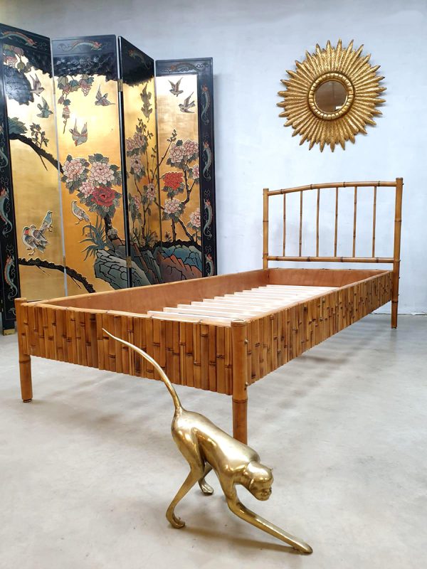 Vintage bamboo daybed bamboe bed Tropical vibes