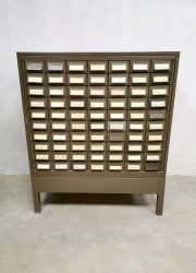vintage metalen archiefkast industrieel design Industrial file cabinet 1930