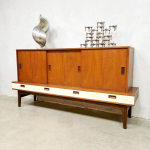 midcentury cabinet Danish design dressoir