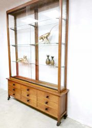 antieke wandkast vitrinekast vintage midcentury design cabinet fifties