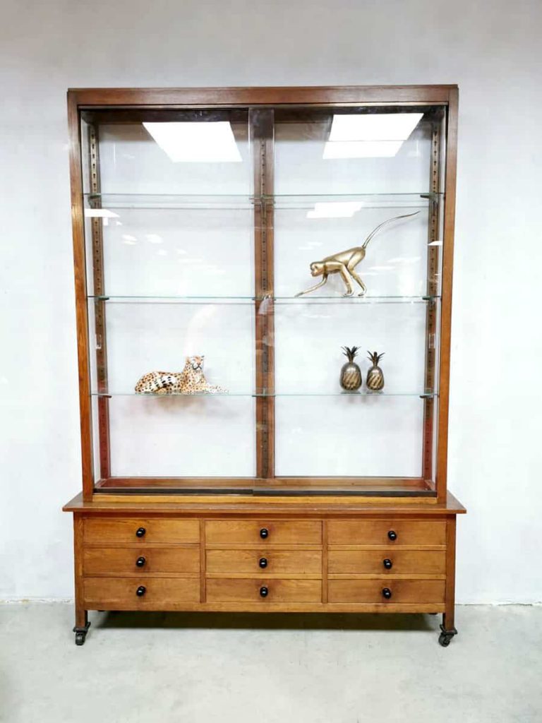 vintage vitrinekast antiek display cabinet antique