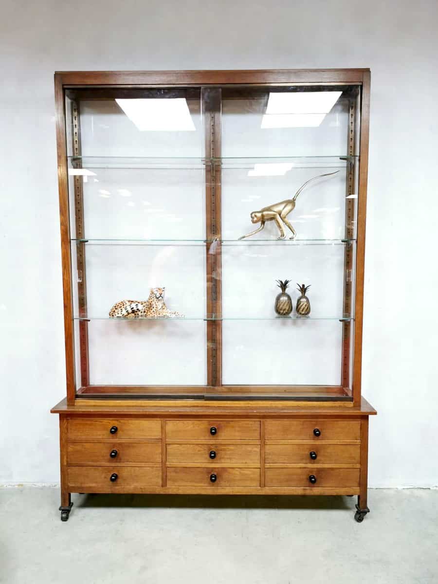 atomair Oprechtheid levering aan huis Antique vintage cabinet antieke vitrinekast display France | Bestwelhip