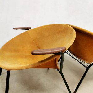 midcentury design balloon chairs Lea Hans Olsen