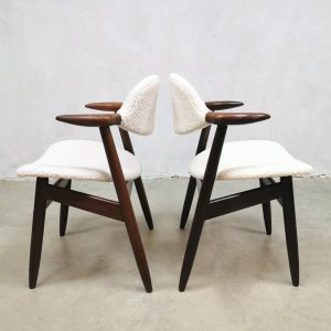 midcentury boucle fabric dining chairs cowhorn Tijsseling Hulmefa