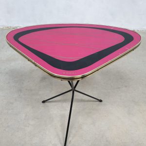 Vintage side table Erdal fifties triangel bijzettafel tripod expo table