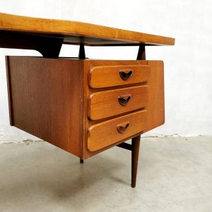 vintage desk bureau Louis van Teeffelen 1960 teak