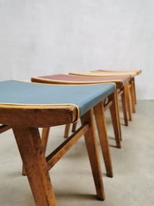 Sixties fifties ottoman voetenbank color vintage stool