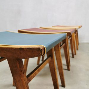 Sixties fifties ottoman voetenbank color vintage stool