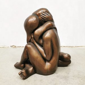 Midcentury sculpture beeld 'lovers embrace' Arnold Bergere Leonardo