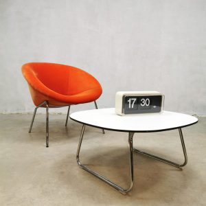 model Vega salontafel bijzettafel coffee table Artifort J. Morrison Dutch design
