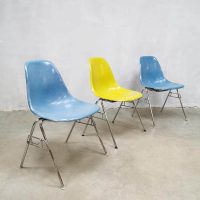 Vintage fiberglass shell chairs eetkamerstoelen Vitra Eames Herman Miller