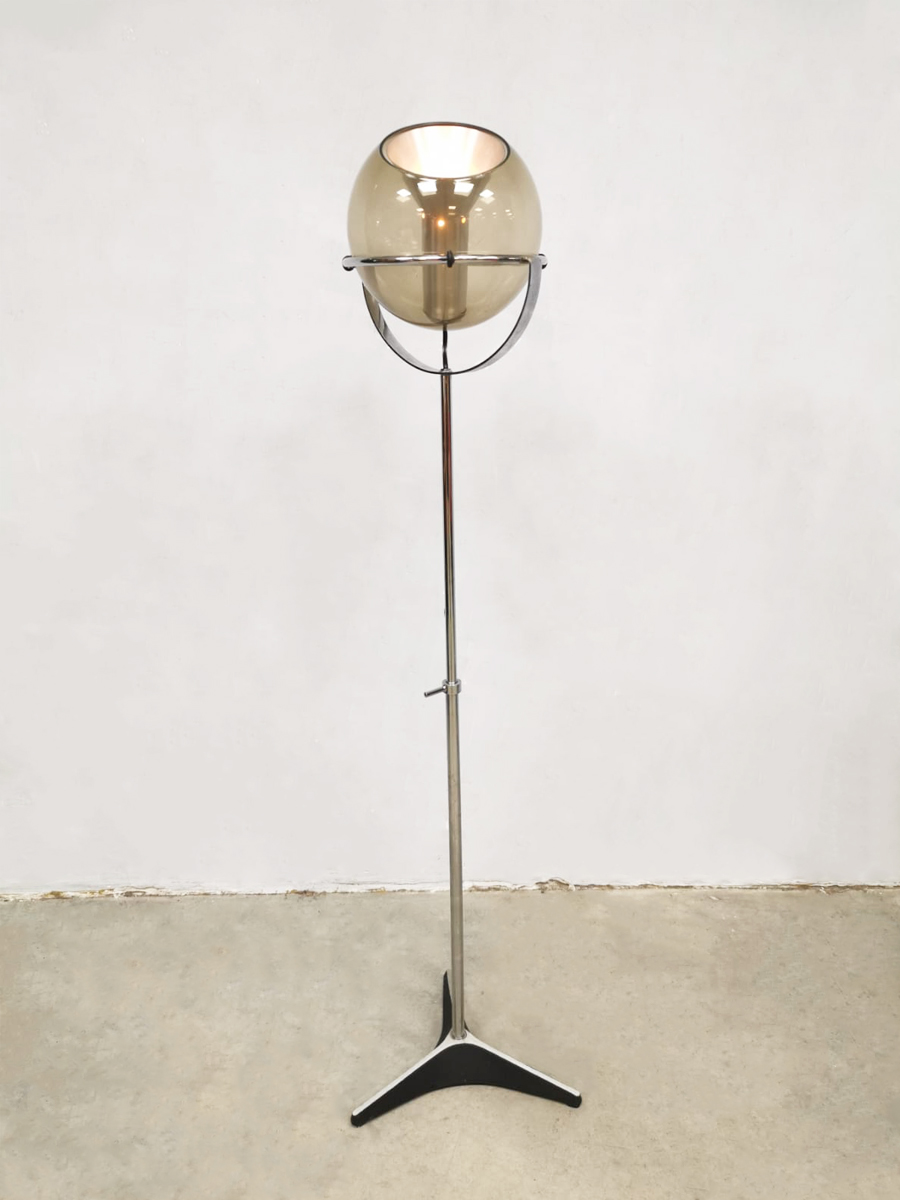 Vintage Dutch design globe floor lamp vloerlamp Frank Ligtelijn Raak