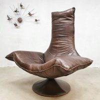 leather lounge chair Gerard van den Berg Wammes chair Dutch design