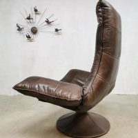Vintage Gerard van den Berg fauteuil leather Wammes chair