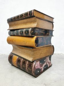 vintage design sidetable stacked books art deco style bijzettafels