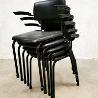 Friso Kramer industrieel stapelstoelen Dutch design