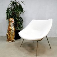 Midcentury design chair Pierre Paulin Oyster lounge fauteuil Artifort