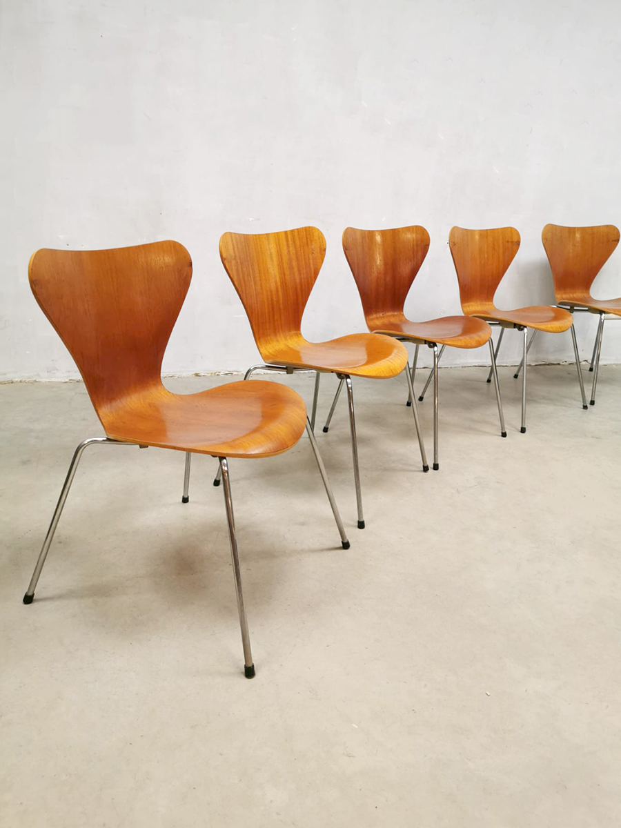 Vintage 'Butterfly' chairs 'vlinder' eetkamerstoelen Fritz Hansen Arne Jacobsen