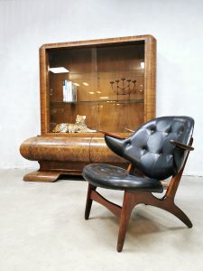 Unique Art Deco display cabinet 'Graceful showcase'