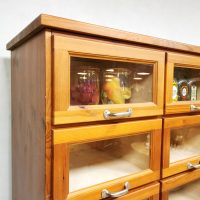 schoolkast industrieel vitrinekast display cabinet