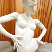 New John Nissen mannequin buste dress girl