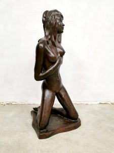 Vintage nude lady sculpture chalkware 'Alexander' keramiek beeld 'pin up'