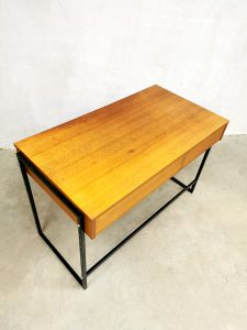 Vintage design writing desk bureau 'Basic minimalism'