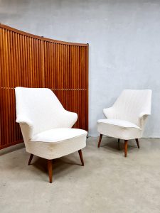 Midcentury wingback chair lounge fauteuil Artifort 'boucle'