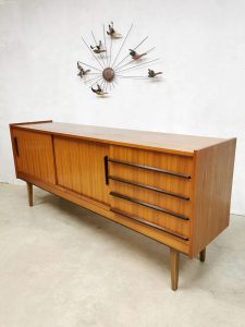 Sixties jaren 60 dressoir vintage sidetable cabinet design