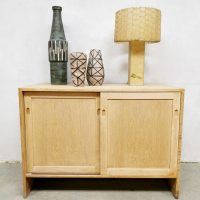 Midcentury sideboard cabinet dressoir Hans Wegner Ry Mobelfabrik