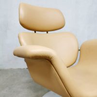 Dutch design Artifort lounge chair Pierre Paulin