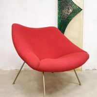 Dutch design ‘Oyster’ easy chair Artifort Pierre Paulin F157 'Ladies model'