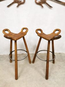 vintage wooden bar stool stools kruk krukken hout Spanish Brutalist