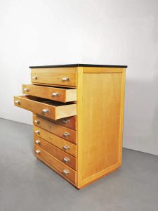 Vintage industrial chest of drawers ladekast industriële tekenkast sixties