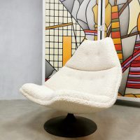 Vintage Dutch design swivel chair F511 Geoffrey Harcourt Artifort bouclé