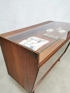 vintage sixties showcase cabinet display vitrinekast