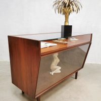 Vintage shop counter display cabinet toonbank vitrinekast 'Perfect showcase'
