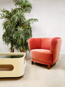 Midcentury pink velvet banana clubchair 1940's lounge fauteuil 'pink lady'