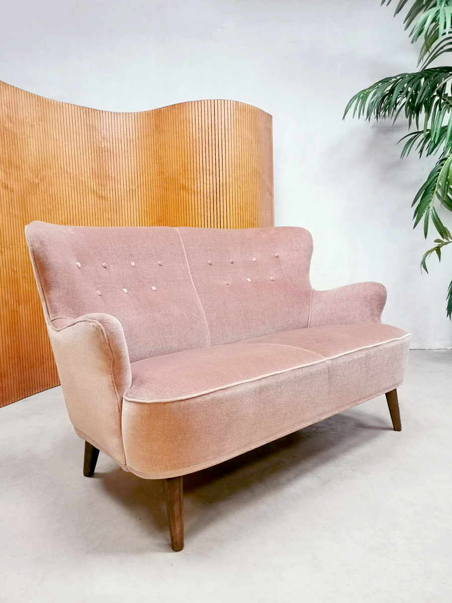 Midcentury Dutch vintage design sofa bank Theo Ruth Artifort ‘Pink velvet'