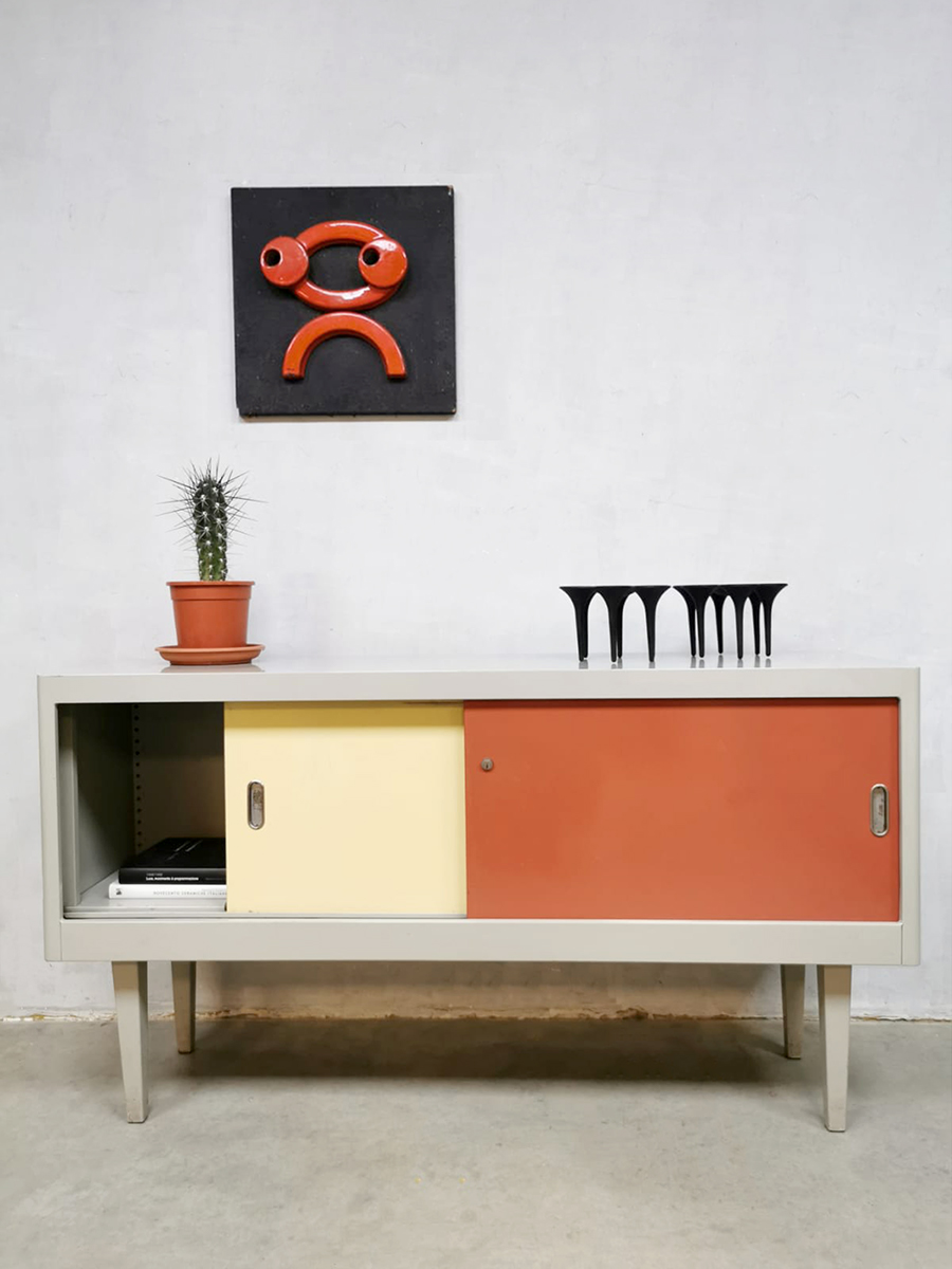 Vintage Industrial sideboard cabinet dressoir Ahrend de Cirkel 'minimalism'