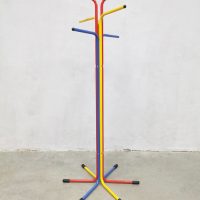 kanaal meditatie schermutseling Vintage Scandinavian design primary colored coat rack stand kapstok Ikea |  Bestwelhip