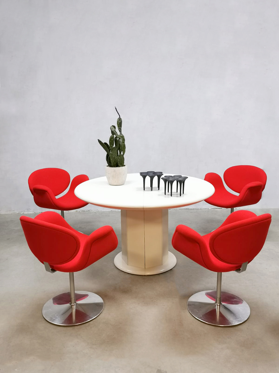 Vintage round extendable dining table eetkamer tafel Kondor & Artifort chairs