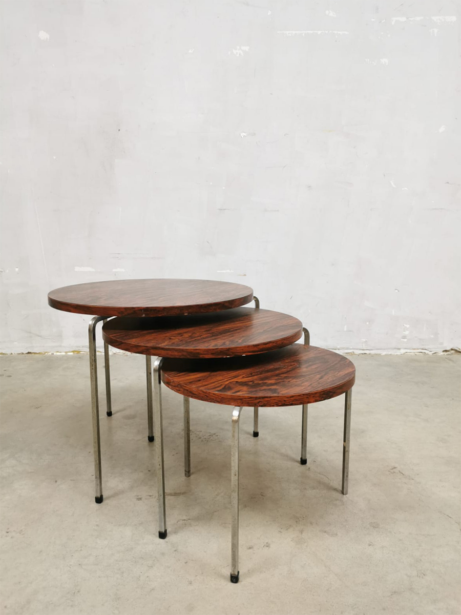 Vintage palissander round nesting tables bijzettafeltjes 'Tripot'