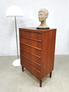 Vintage midcentury Danish design teak chest of drawers Deense ladekast