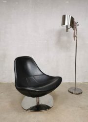 Vintage swivel chair black leather draaifauteuil Madmen style